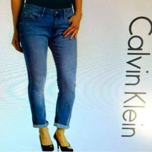 Calvin Klein Jeans Slim Boyfriend medium wash mid rise straight jeans, size 12